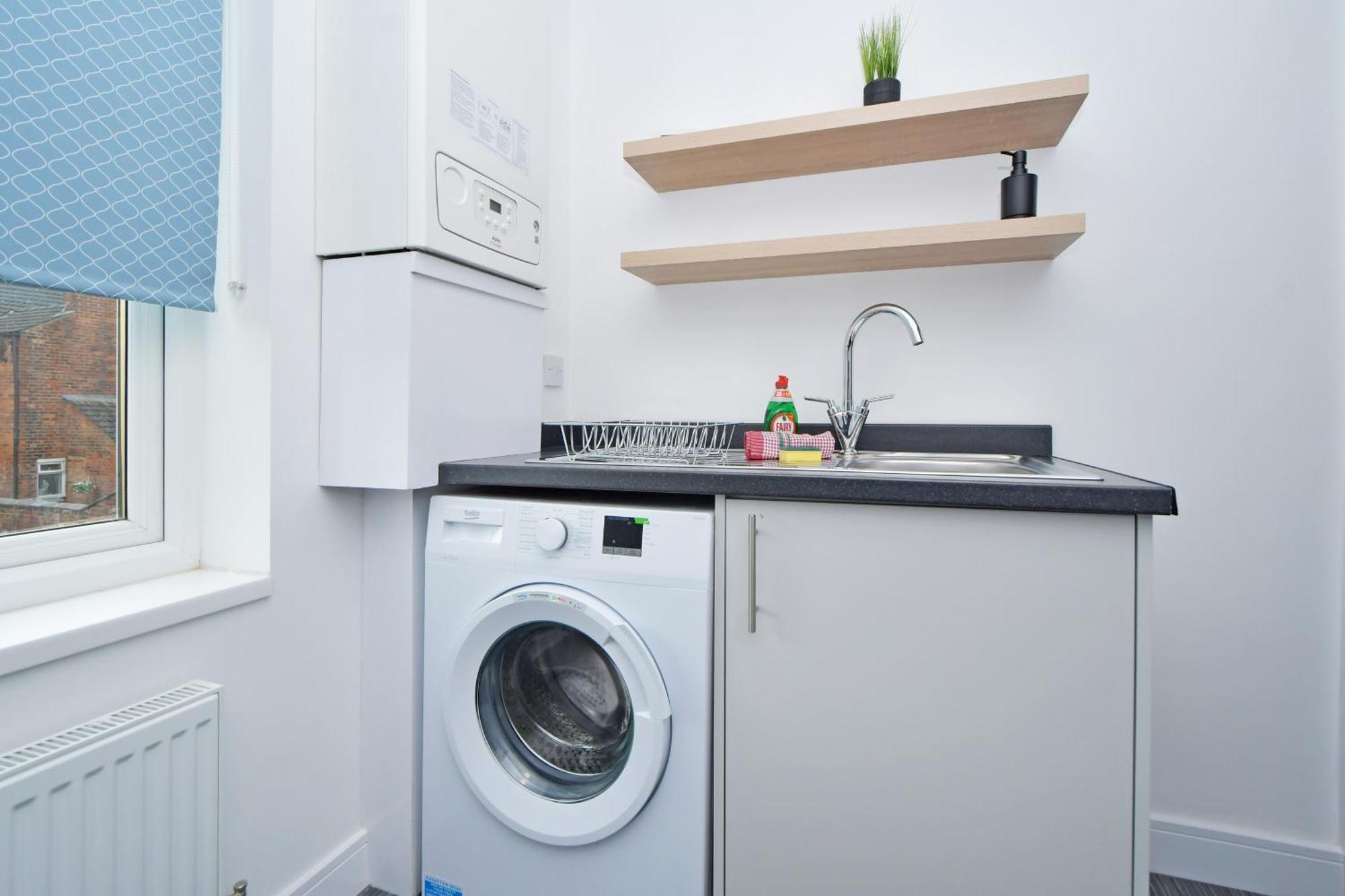 Sapphire Apartments By Yourstays - Luxury 2 Bedroom Apartments In 크루 외부 사진