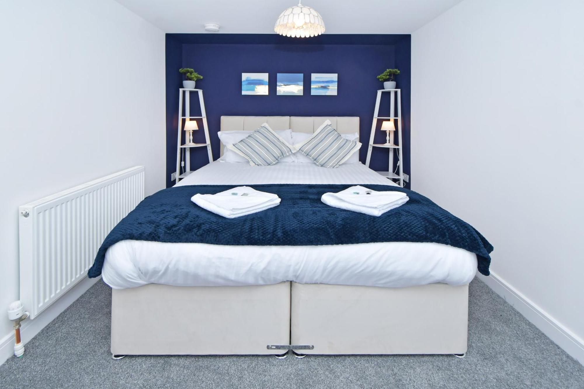 Sapphire Apartments By Yourstays - Luxury 2 Bedroom Apartments In 크루 외부 사진